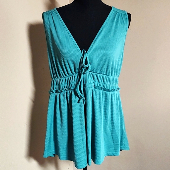 Shein Curve Green Tank - Picture 1 of 4